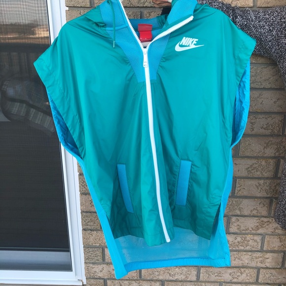Nike Tops - NIKE RUNNING VEST